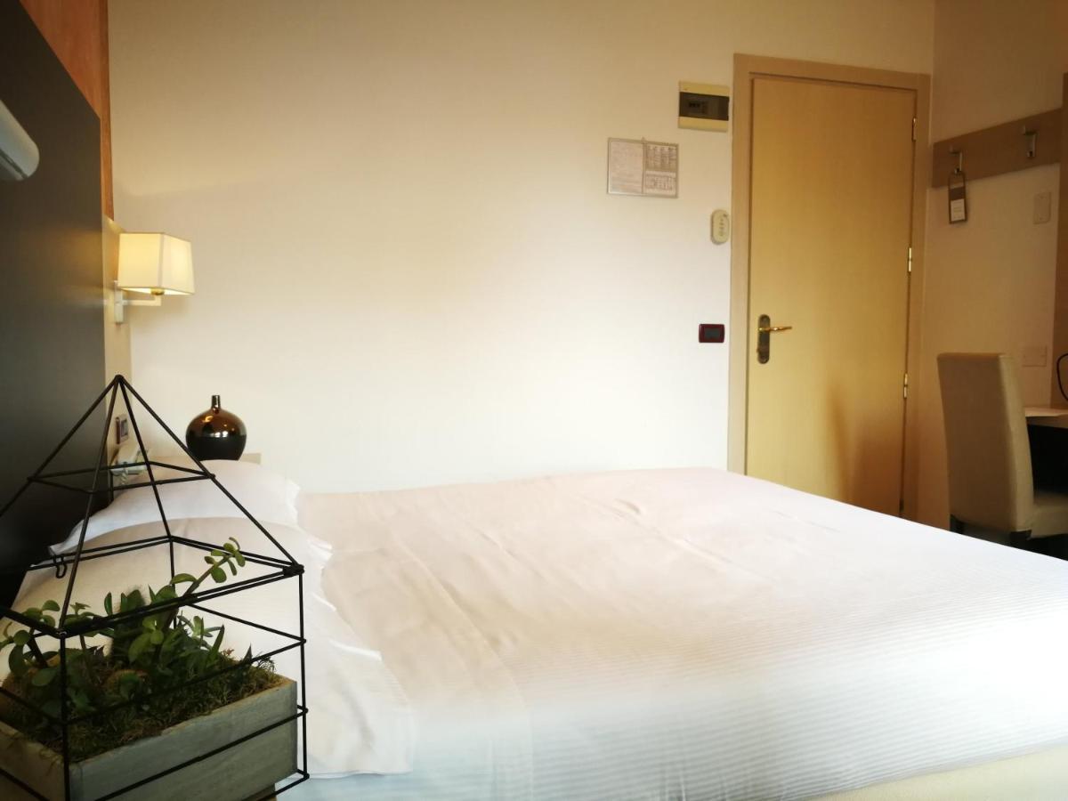Park Hotel Serena Viserbella di Rimini Esterno foto