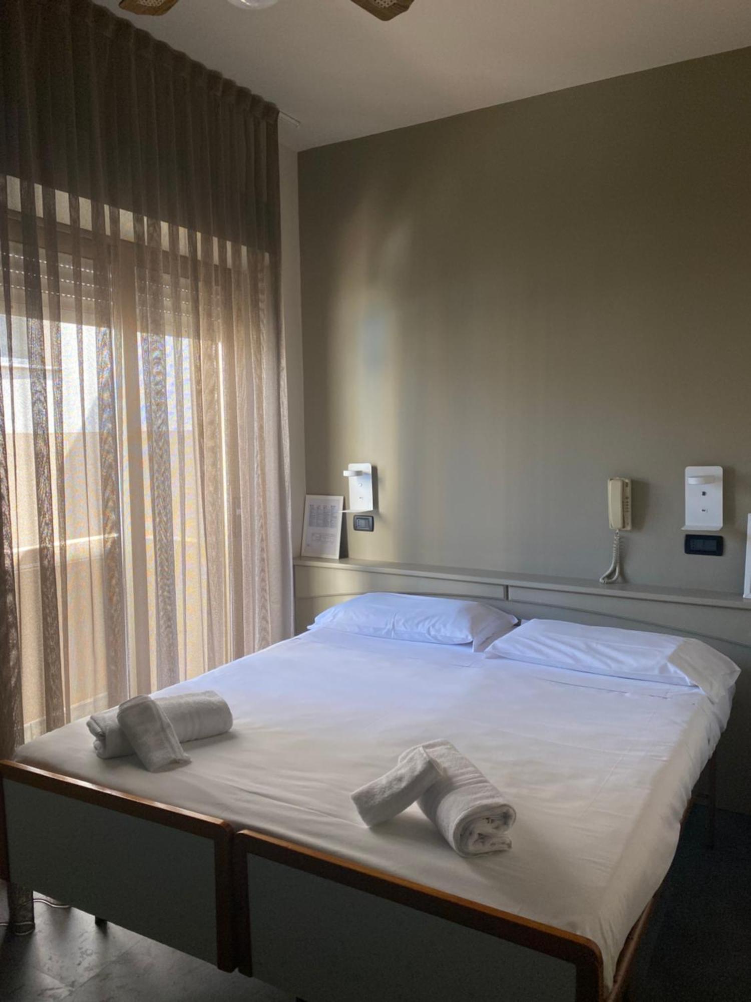 Park Hotel Serena Viserbella di Rimini Esterno foto