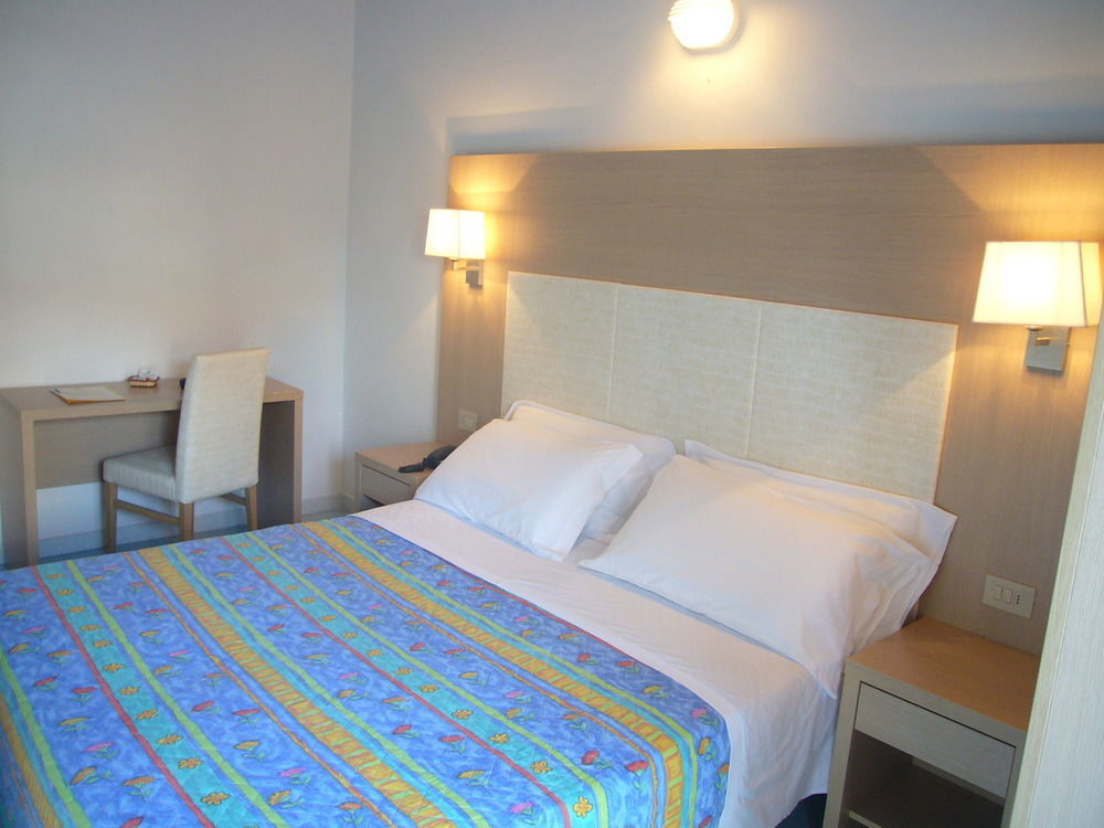 Park Hotel Serena Viserbella di Rimini Esterno foto