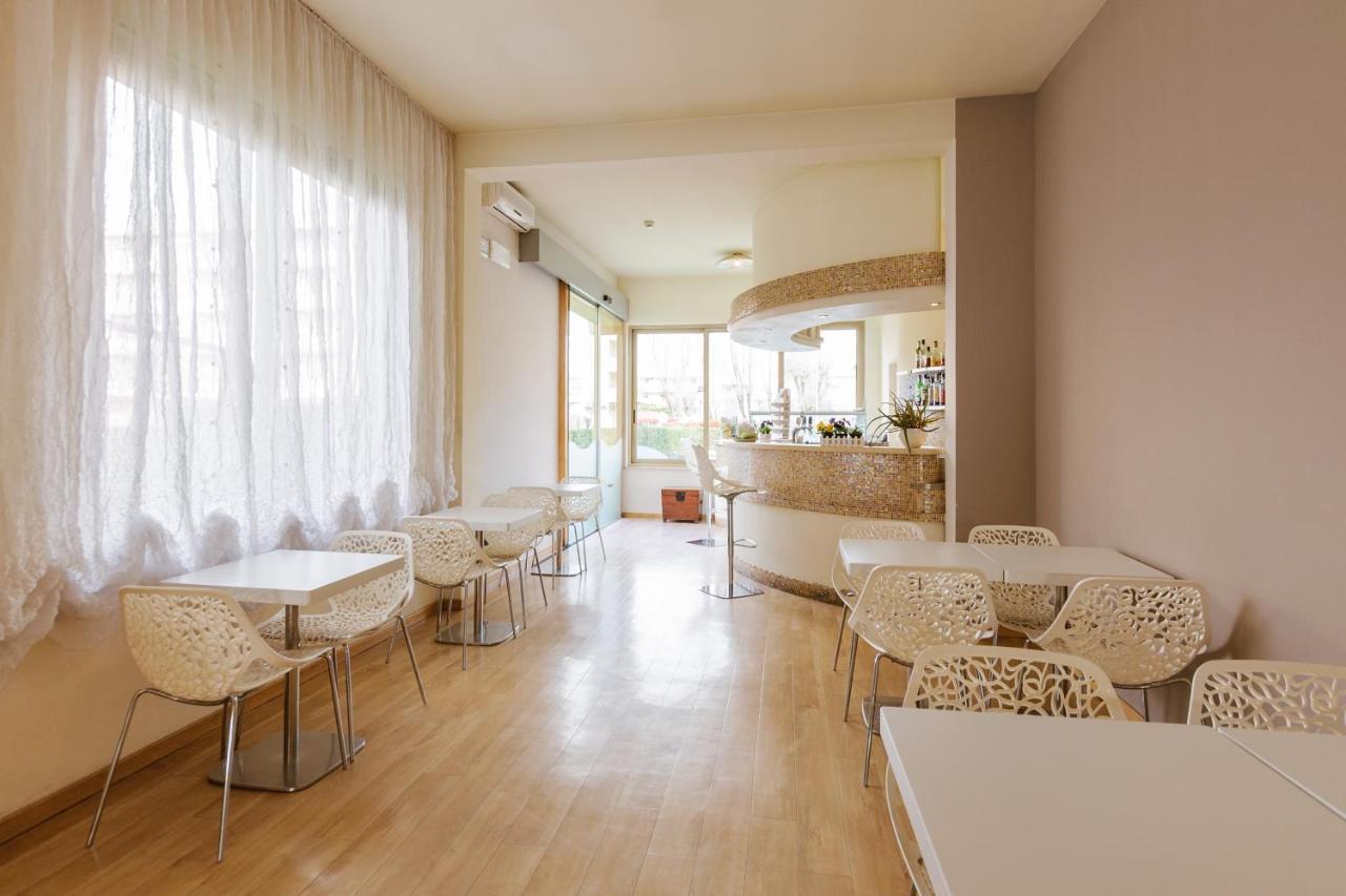 Park Hotel Serena Viserbella di Rimini Esterno foto